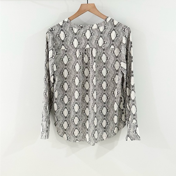 Cooper & Ella Long Sleeve Snake Print Blouse Size Small - Picture 6 of 6